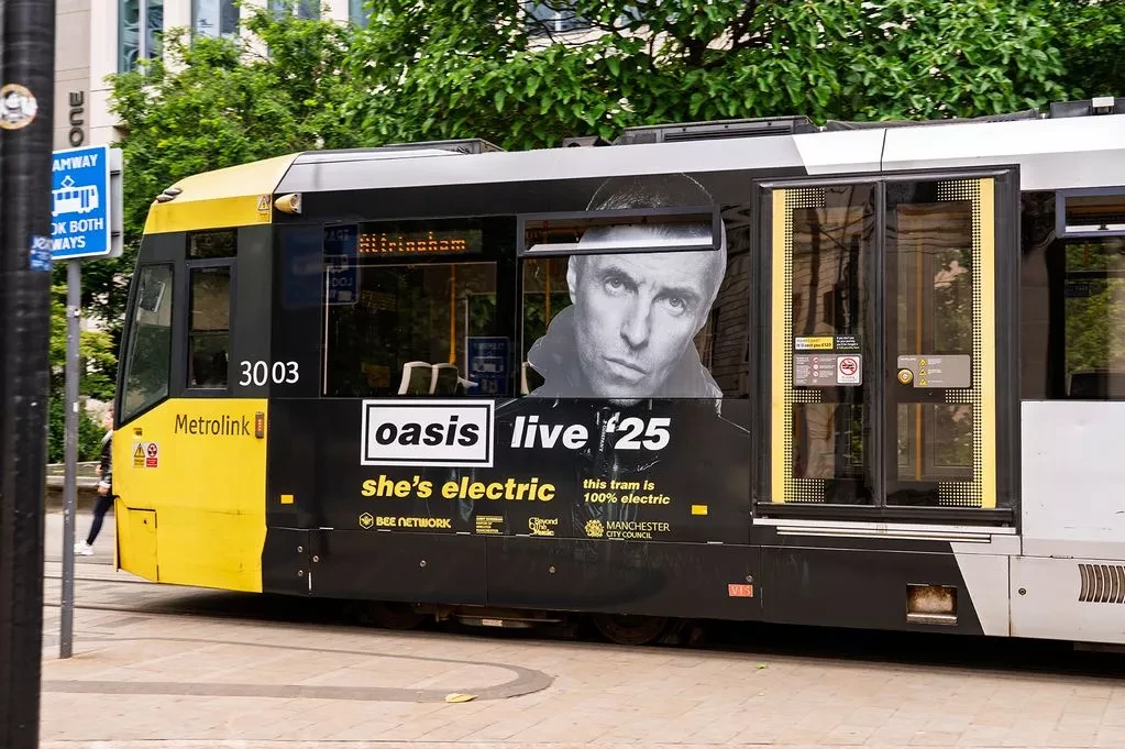 Video - La voce di Liam Gallagher nei tram a Manchester