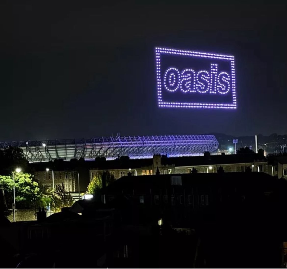 Oggi Oasis a Edimburgo