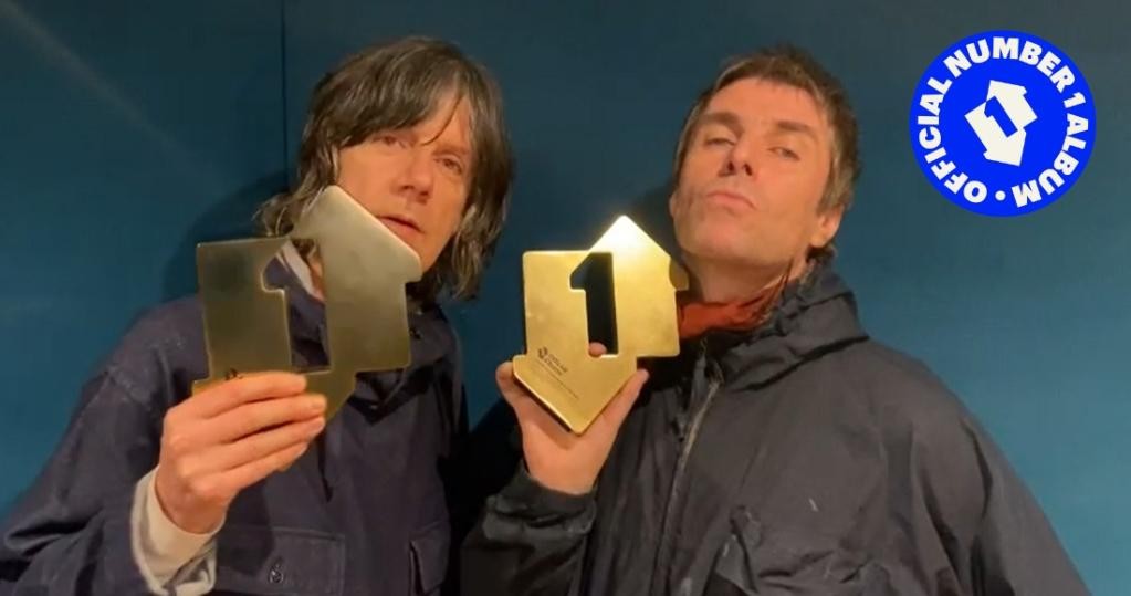 Liam Gallagher e John Squire primi in classifica in UK con loro primo album